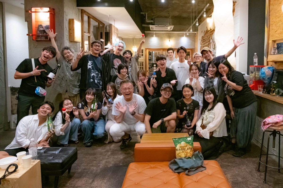 タビゼミの交流会に集まったメンバーの集合写真